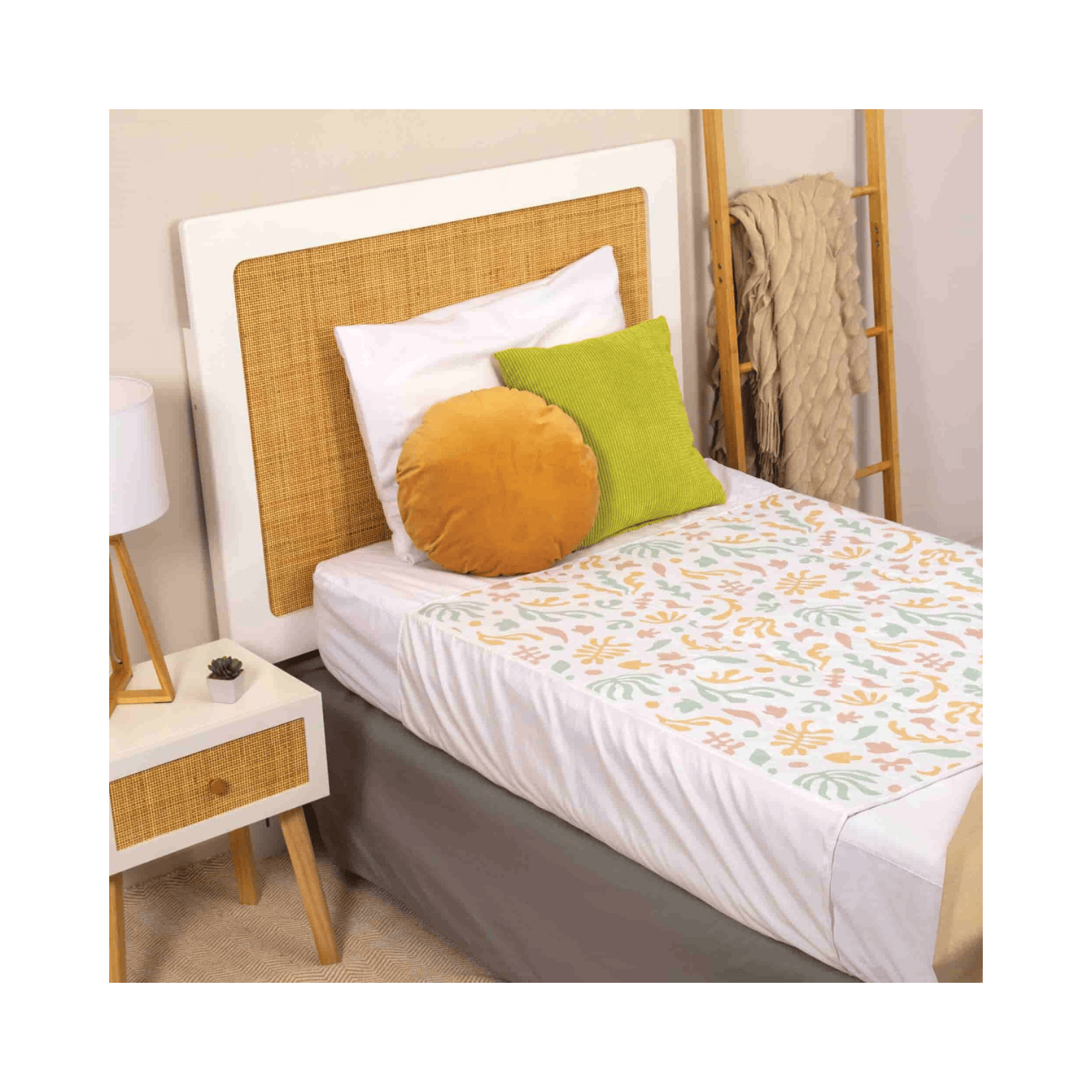 Conni Bed Pad with Tuck-ins_Organic Print