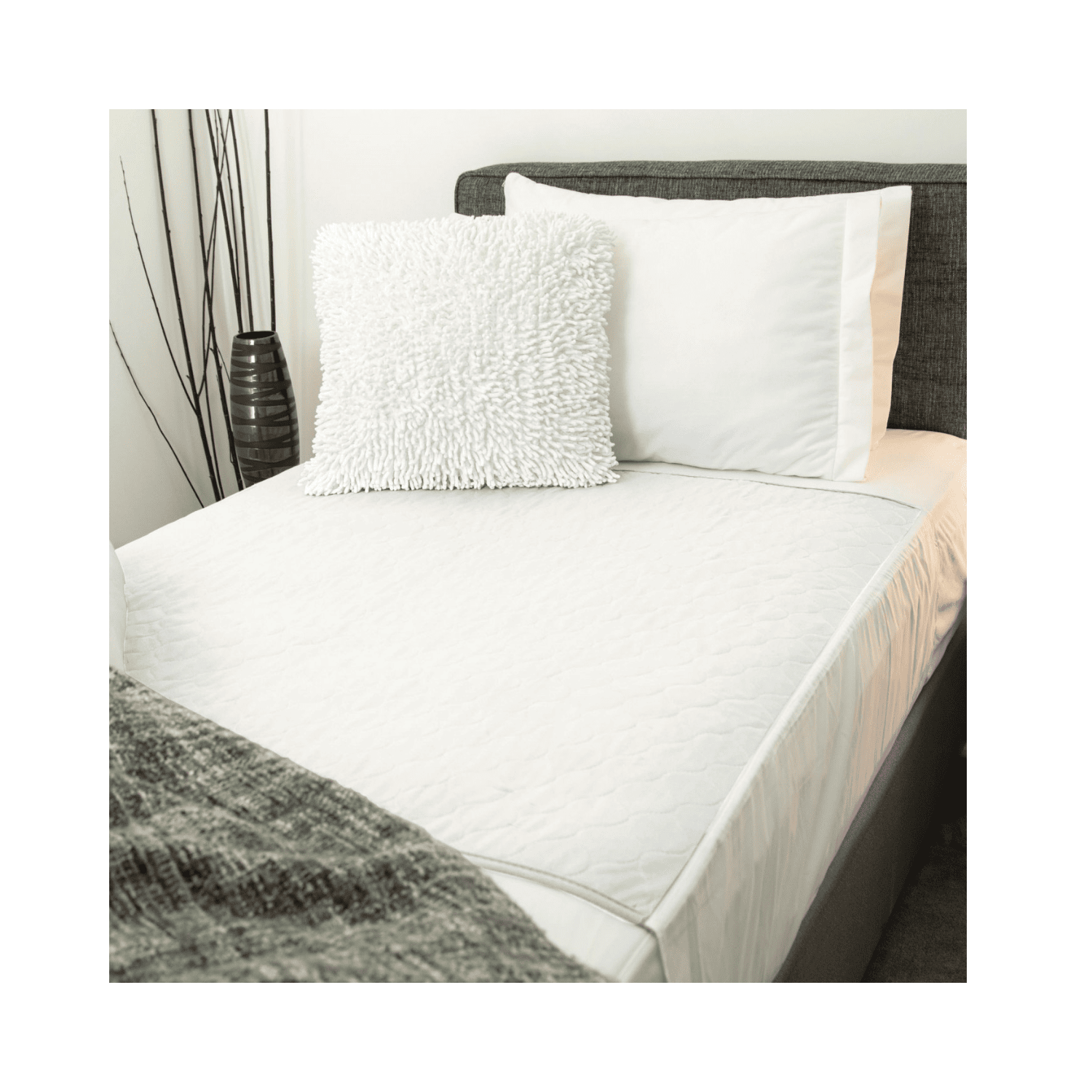 Conni Bed Pad with Tuck-ins_White+